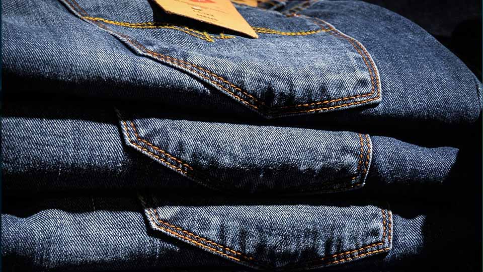 foto e-commerce pantaloni jeans moda